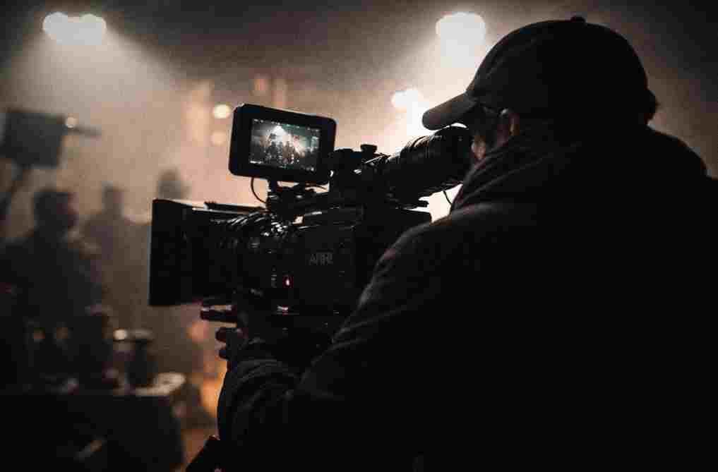 Los arquitectos invisibles del cine mainstream: una cartografía de directores ingratamente subvalorados 1 Captura de pantalla 2 2 2026 201433 chatgpt.com fotor 20260202201622