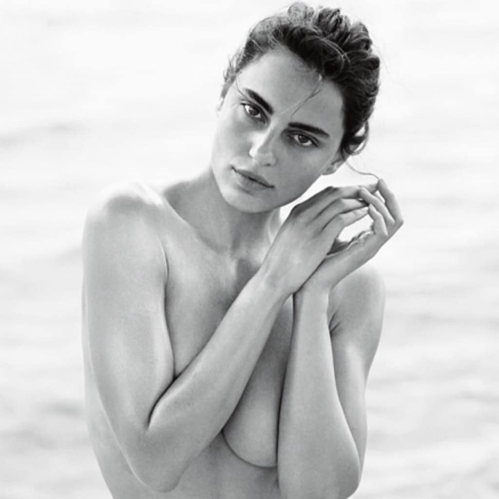 574062497276873-1024x1024 Catrinel Menghia desnuda para Passionatte