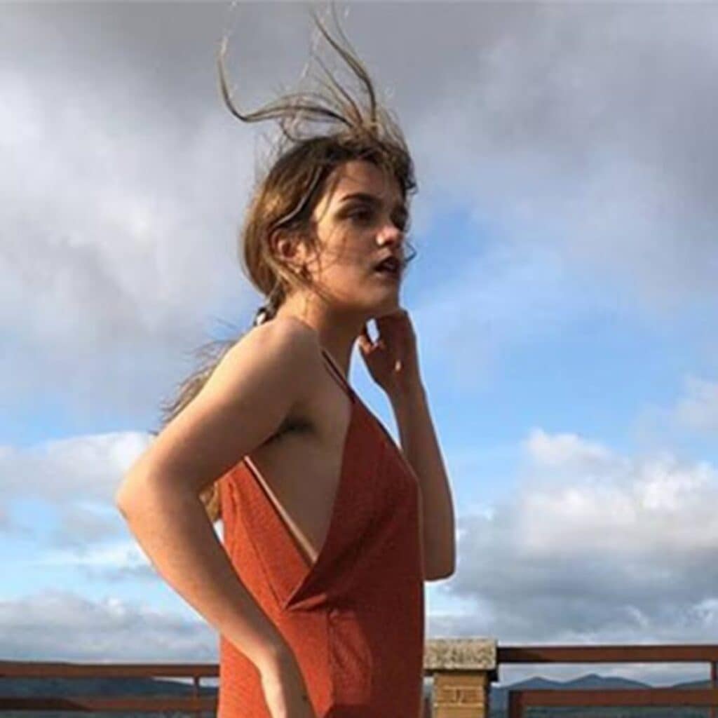 El regreso de la axila libre: cuando el vello femenino vuelve a cantar TENDENCIA POPULAR 