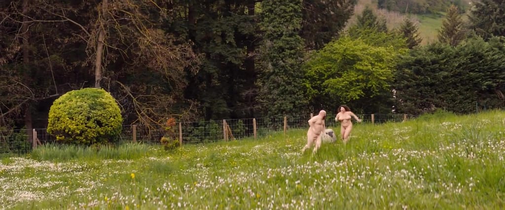 Los enormes pechos y la desnudez frontal de Sophie Guillemin en Juliette au Printemps (2024) Actrices desnudas 