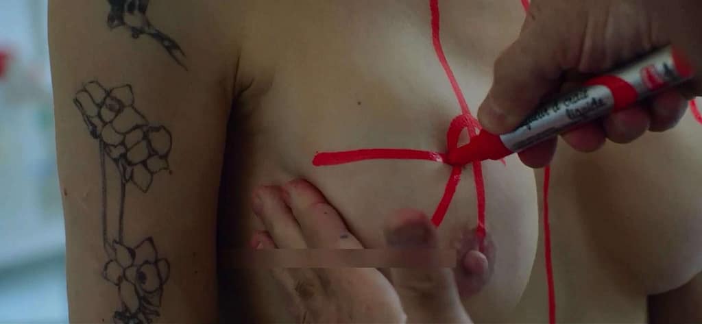 Angelina Jolie y su desnudo en Couture (2025) Actrices desnudas