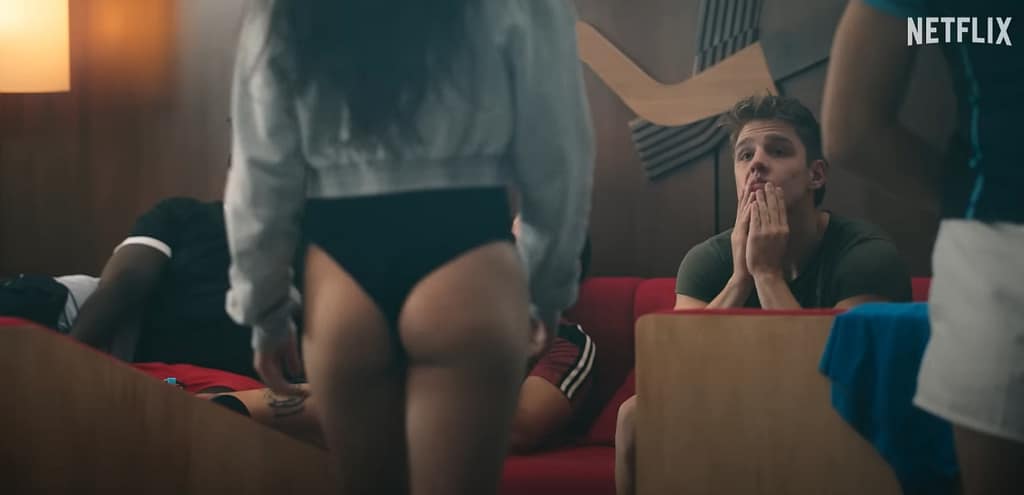 'Olympo': sudor, músculos y felaciones en horario juvenil — o cómo Netflix vuelve a destruir la educación sentimental de una generación | Desnudos en Olympo: Clara Galle, Agustín Della Calle y Nuno Gallego CULTURA Y OPINIÓN