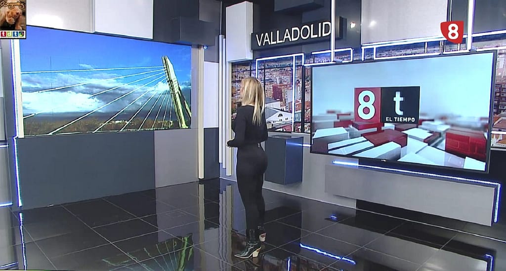 Bea Casado muestra culazo en directo Presentadoras españolas desnudas