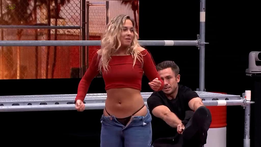 Violeta Crespo GH19 desnuda muestra un pezón y su ruta de la pasión en directo Chicas de reality desnudas Gran Hermano