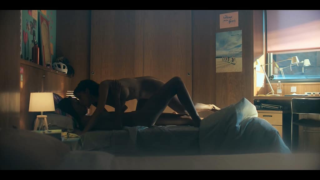 'Olympo': sudor, músculos y felaciones en horario juvenil — o cómo Netflix vuelve a destruir la educación sentimental de una generación | Desnudos en Olympo: Clara Galle, Agustín Della Calle y Nuno Gallego CULTURA Y OPINIÓN