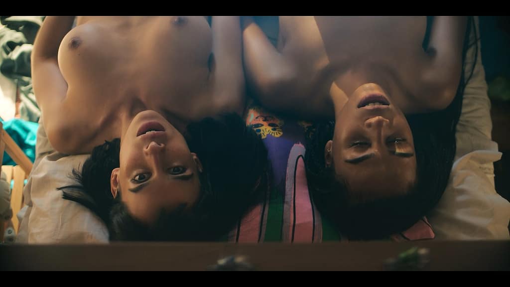 'Olympo': sudor, músculos y felaciones en horario juvenil — o cómo Netflix vuelve a destruir la educación sentimental de una generación | Desnudos en Olympo: Clara Galle, Agustín Della Calle y Nuno Gallego CULTURA Y OPINIÓN