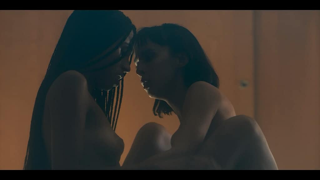 'Olympo': sudor, músculos y felaciones en horario juvenil — o cómo Netflix vuelve a destruir la educación sentimental de una generación | Desnudos en Olympo: Clara Galle, Agustín Della Calle y Nuno Gallego CULTURA Y OPINIÓN