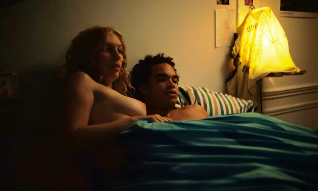 Lou Lampros topless en Vivre Mourir Renaitre (2024) Actrices desnudas 