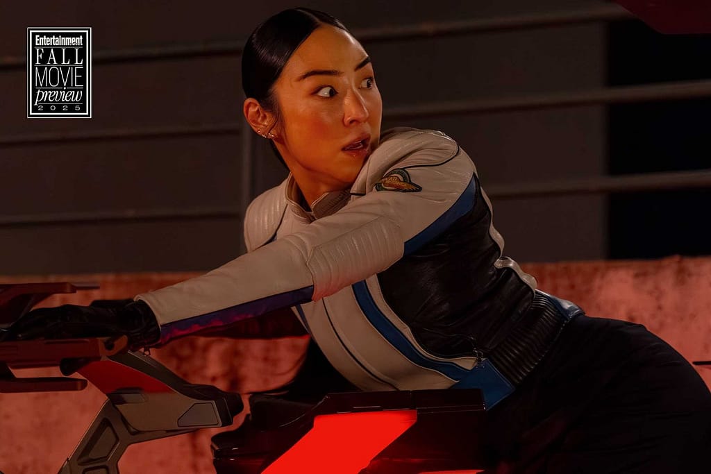 Tron-Ares-091025-3-951036dc8992438595f507e3625db17e-1024x683 Greta Lee al desnudo como geometría del deseo en la red de Tron: Ares