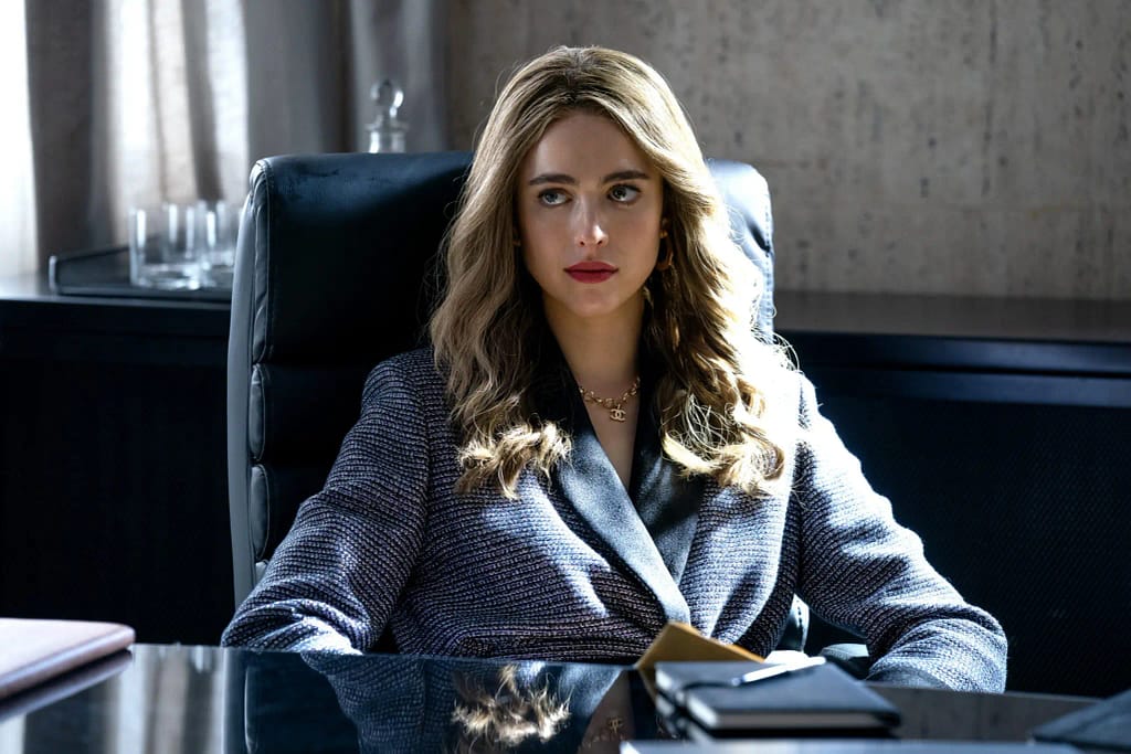 Jugada-Maestra-Margaret-Qualley-scaled-1-1024x683 Jugada maestra (2026) o el placer de matar a los ricos: una gamberrada elegante para tiempos de rabia educada