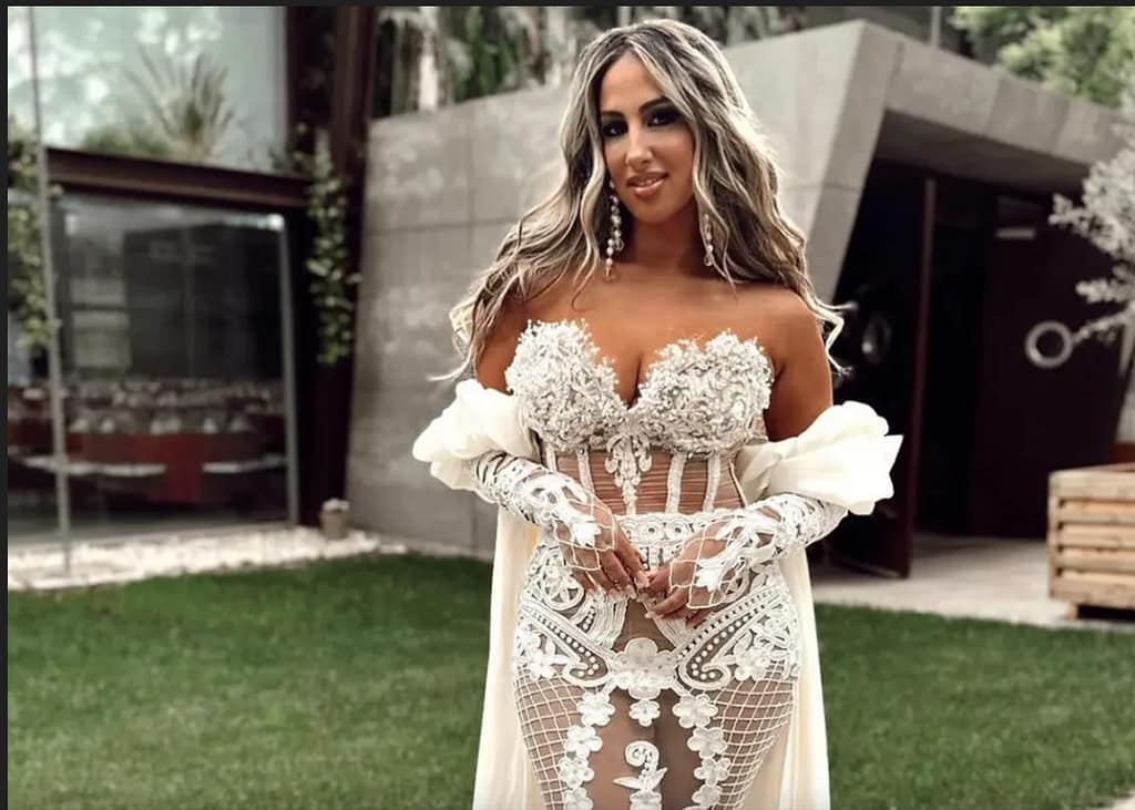 Noemí Salazar desnuda como princesa de oro Chicas de reality desnudas Gran Hermano Mujeres de Reality 