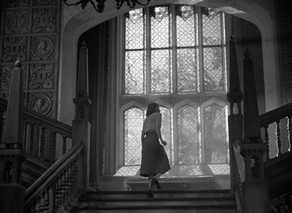 image-1-1024x745 Rebeca (1940), la obra maestra de Hitchcock que puedes ver gratis en nuestro videoclub online
