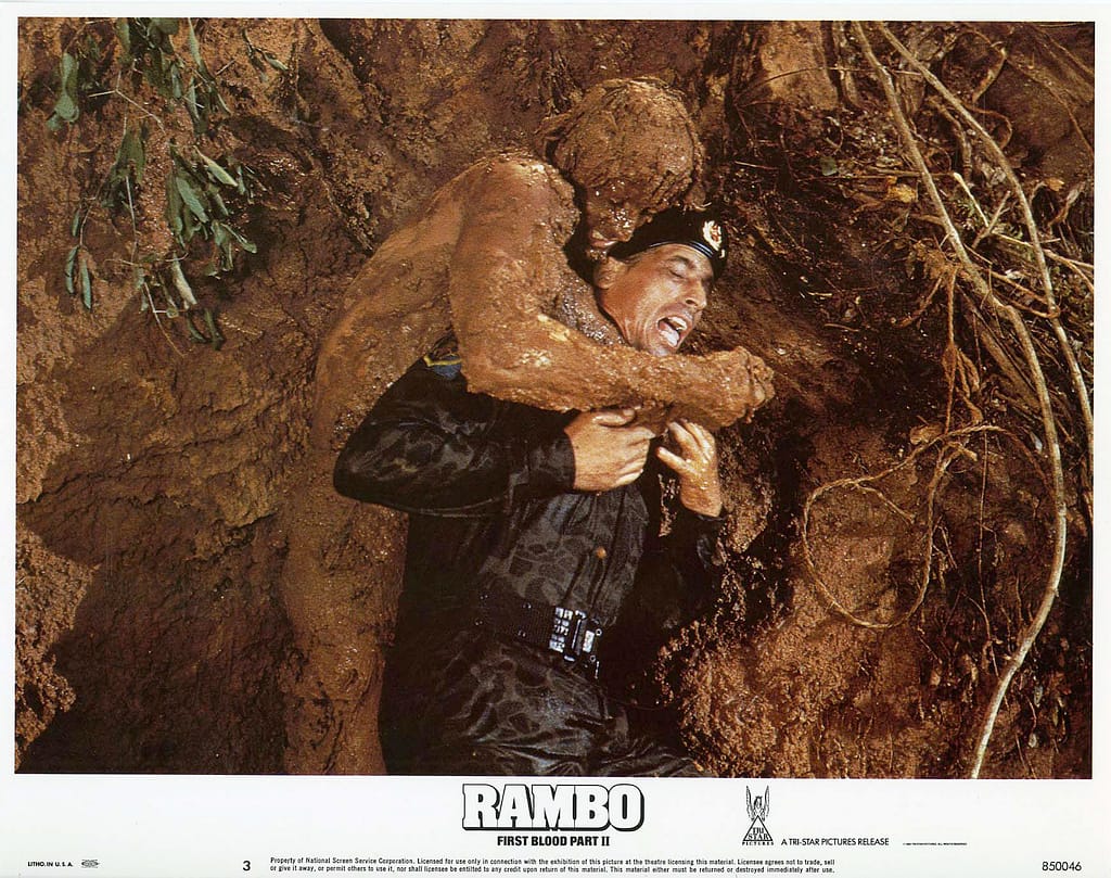 rambo-first-blood-part-ii-lobby-card-3-1024x809 Menos mal que Stallone ganó la batalla