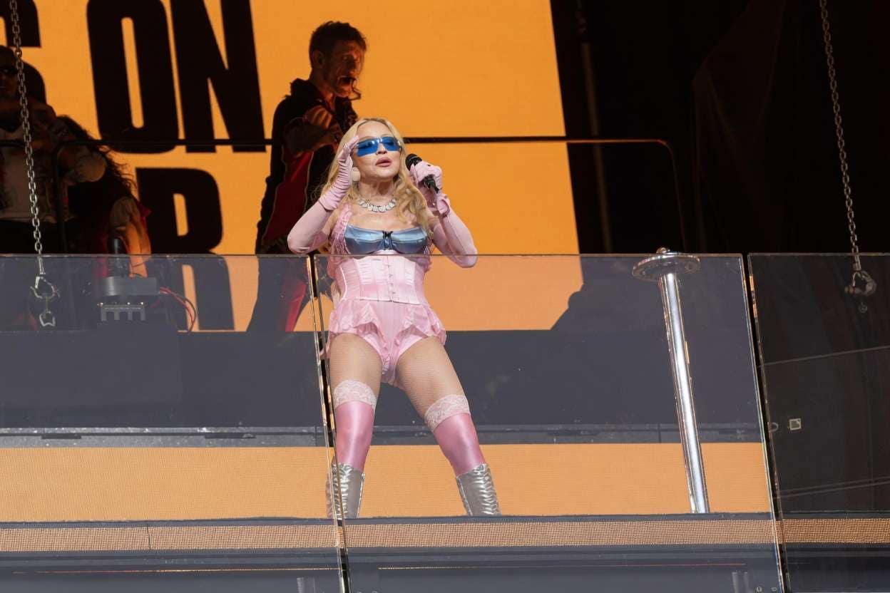 Ver gratis Madonna Times Square (FULL Performance) Confessions 2 + 'The Virgin Tour 1985': Madonna, un documental con alma de videoclip 5 Madonna Times Square