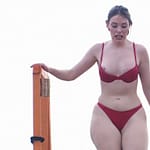 Bianca Censori desnuda y su mundo en público por Kanye West PIN-UPS PASSIONATTE