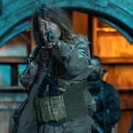 Aliens vs. Comandos (2025): cuando la serie B todavía tiene pulso 8 osiris Linda Hamilton