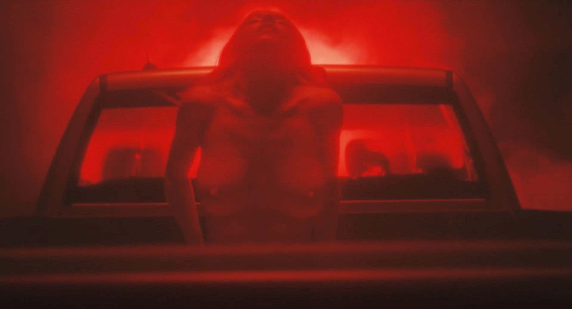 Sydney Sweeney y Michael Bay se unirán para desnudarse en OutRun 1 Sydney Sweeney y Michael Bay se unirán para desnudarse en OutRun