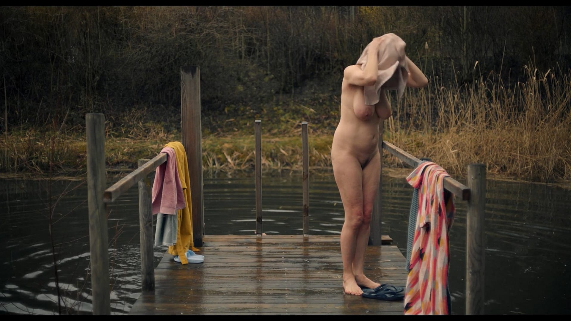 Desnudos de la película 'Ein Saunagang' (2021) Actrices desnudas