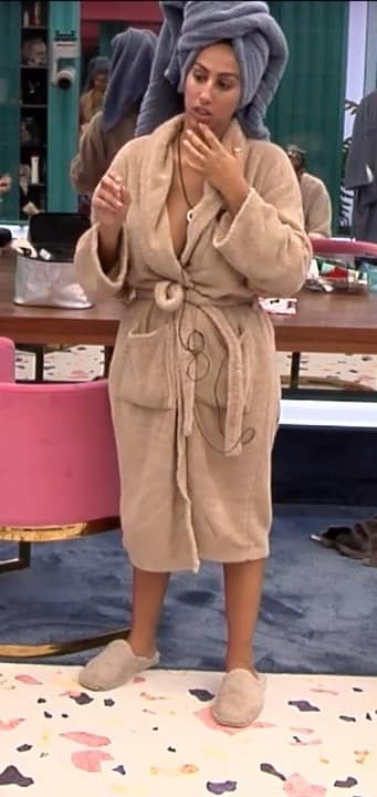 Noemí Salazar desnuda como princesa de oro Chicas de reality desnudas Gran Hermano Mujeres de Reality