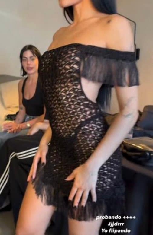 GoXAaCwXsAErvXl Aitana OT desnuda culazo en concierto junto a Plex