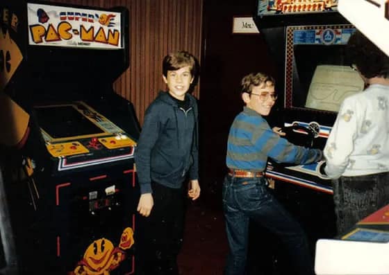 Los templos de neón: las salas recreativas como catedrales de los 80 CULTURA Y OPINIÓN