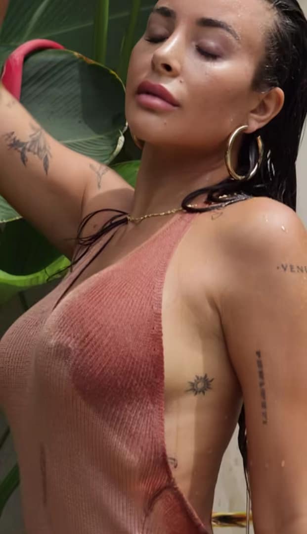 Rym Renom desnuda como otra más para la colección 1 Screenshot 20250304 191810 com. android edit 14180928917627