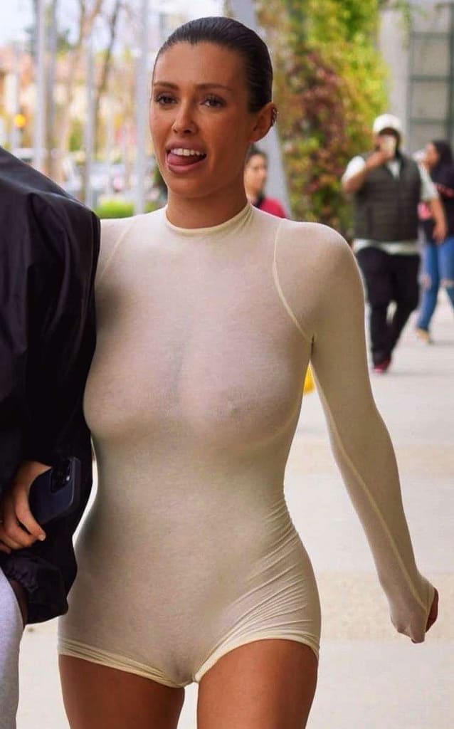 bcq8pHJV_o-fotor-2024040221231-638x1024 Bianca Censori desnuda y su mundo en público por Kanye West