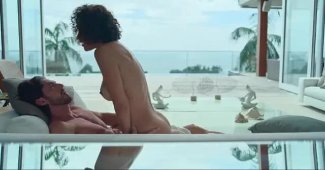 Mejores escena de sexy y desnudo 2023 en series Desnudo artístico VIDEOCLUB X CINEMATTEFLIX