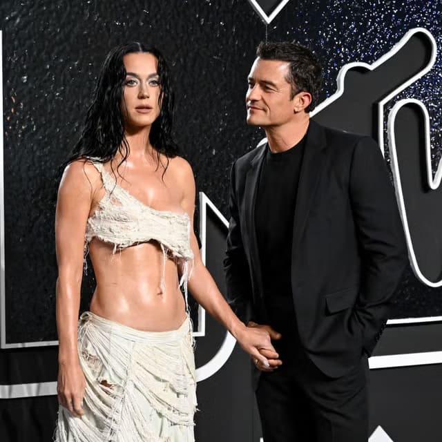 Katy Perry desnuda como un pecado dulce PIN-UPS PASSIONATTE