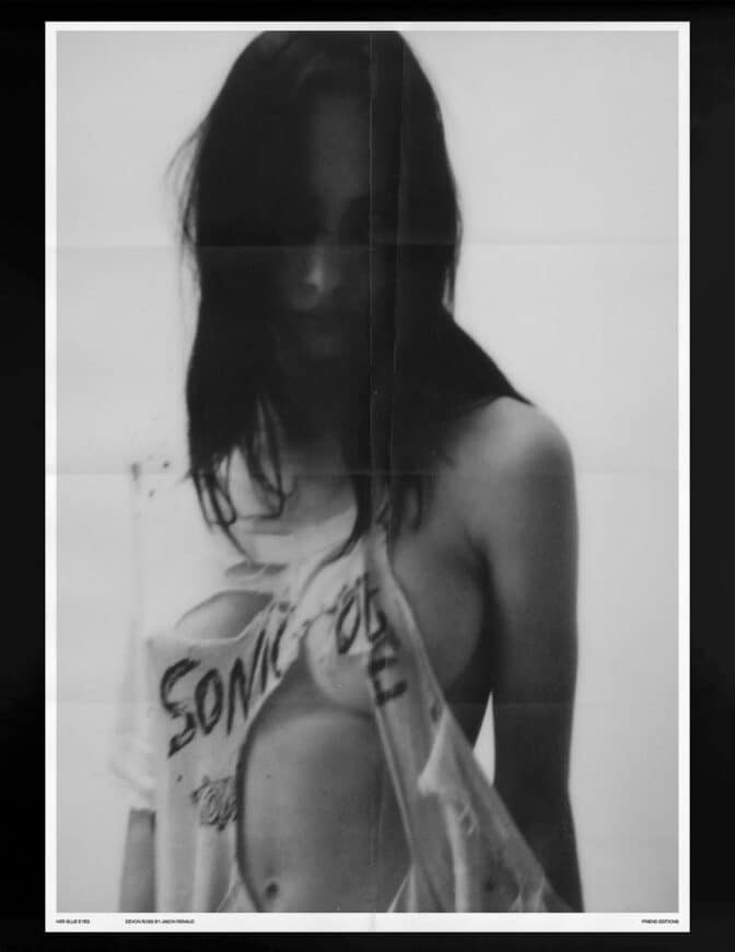 devon-ross-nude-exposed-see-through-slip-007-672x870-1 Devon Ross desnuda la elegancia del anacronismo y el peso del linaje