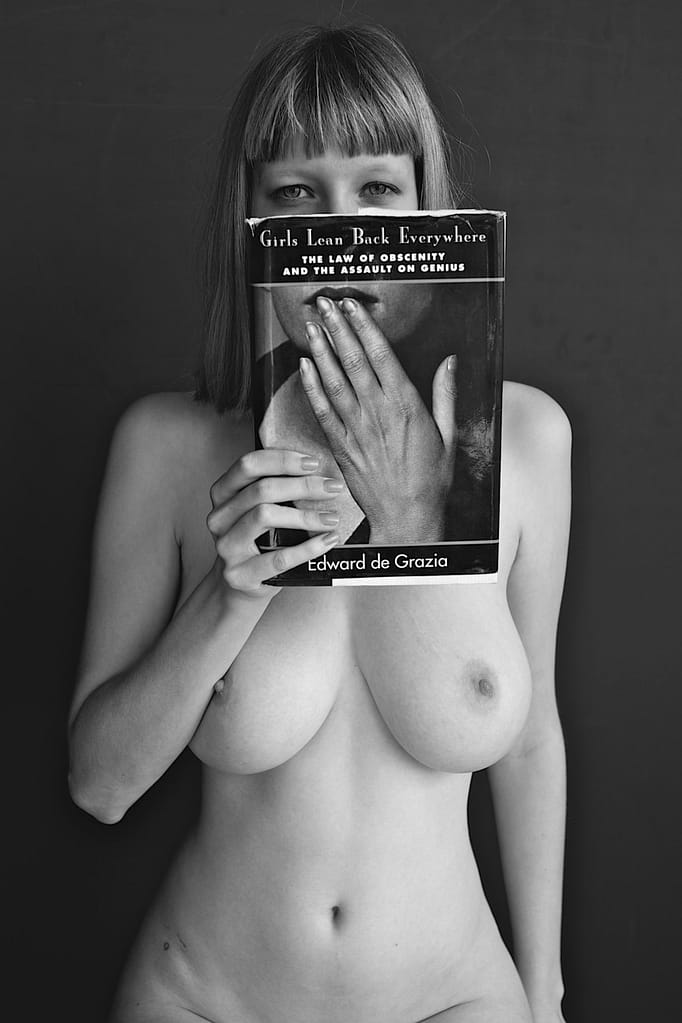 8-682x1024 Vee Laroche desnuda para Passionatte
