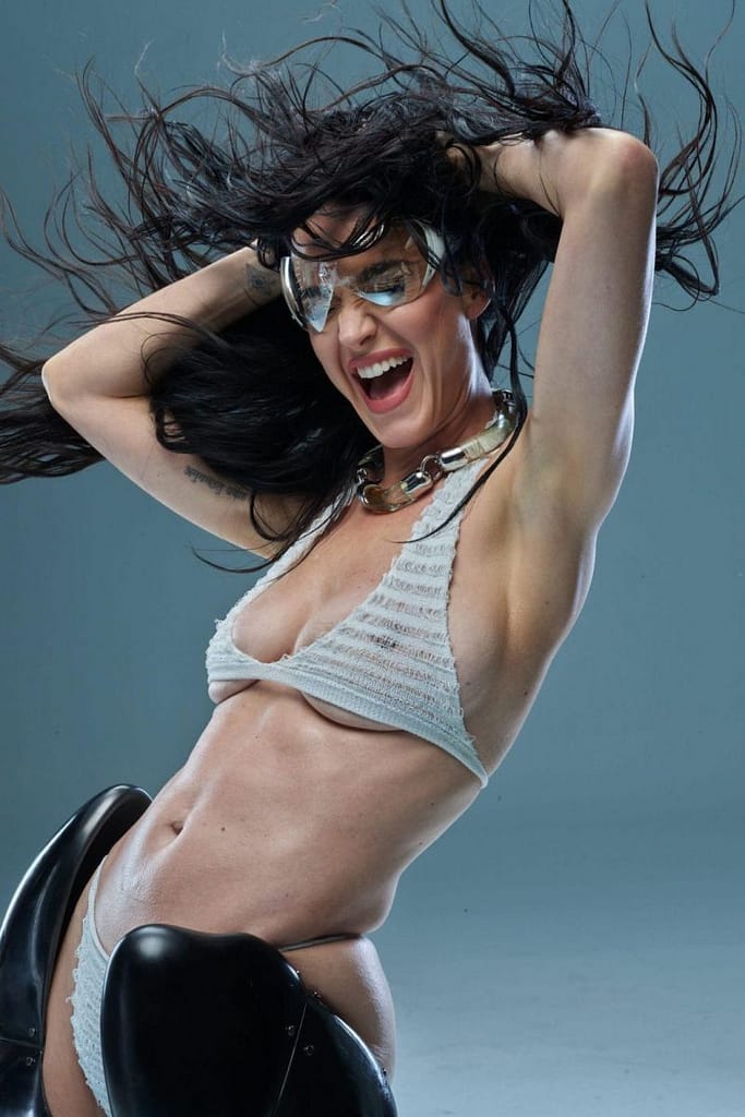 Katy Perry desnuda como un pecado dulce PIN-UPS PASSIONATTE