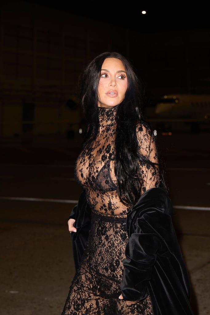 Kim Kardashian: encaje, destello y espectáculo en París Celebrities