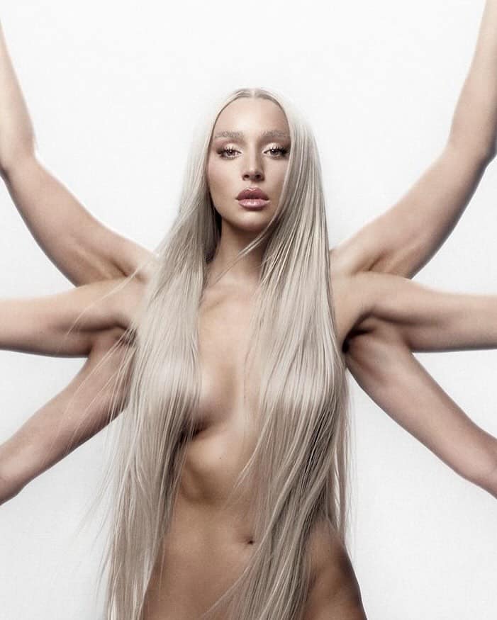 469640628-18311459656202541-4254270401606608042-n Lola Índigo desnuda al mundo | Sonatina de bragas bajadas, tetas y microbikinis musicales