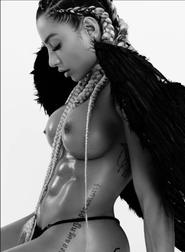 Vanessa Mejia desnuda y sexy PIN-UPS PASSIONATTE