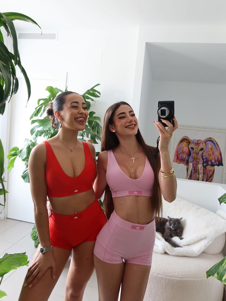 1772548688165-768x1024 Marina Rivers desnuda y sexy bajo contenido "cultural"