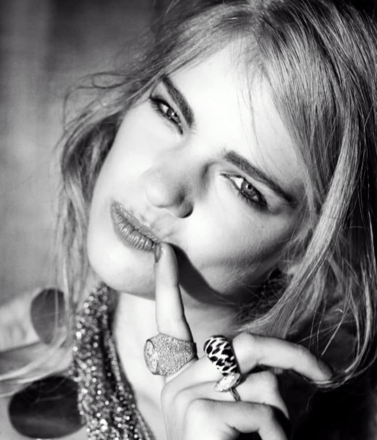 Valerie-van-der-Graaf-by-James-White-8-768x898-2 Valerie van der Graaf desnuda para Passionatte
