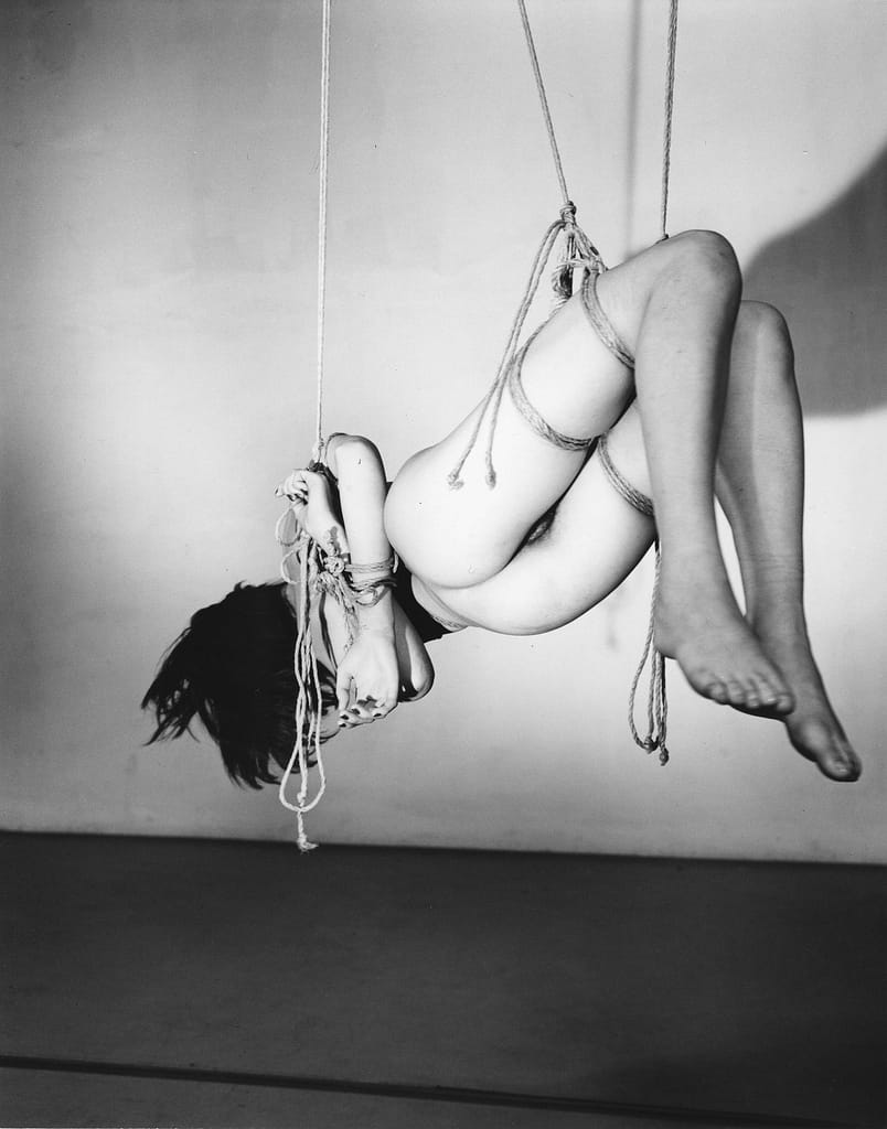 Las controvertidas fotografías eróticas de bondage con cuerdas de Nobuyoshi Araki (NSFW) Desnudo artístico