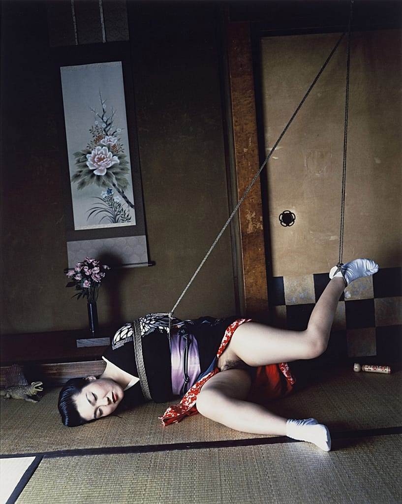 Las controvertidas fotografías eróticas de bondage con cuerdas de Nobuyoshi Araki (NSFW) Desnudo artístico