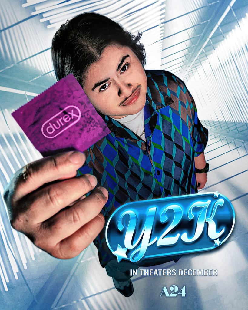 Crítica 'Y2K' (2024) o la nostalgia como decorado vacío 2 MV5BOTYwZDUxYWItY2EwNi00NDE4LWJjNDUtYTQxYzhmY2I2MzUyXkEyXkFqcGc@. V1 scaled 1