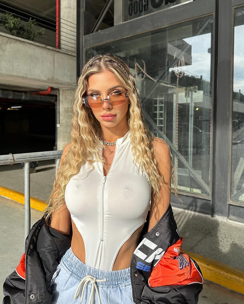 363291313_1307668133212265_647978388396866101_n-823x1024 Romina Malaspina desnuda sin Onlyfans