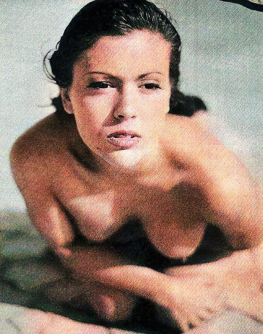 SESIÓN DE FOTOS DESNUDA DE ALYSSA MILANO A LOS 18 AÑOS COLOREADA Y MEJORADA Actrices desnudas