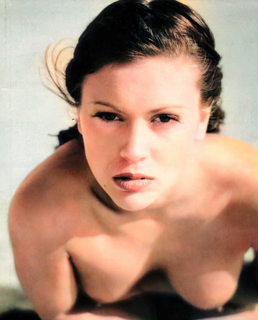 SESIÓN DE FOTOS DESNUDA DE ALYSSA MILANO A LOS 18 AÑOS COLOREADA Y MEJORADA Actrices desnudas