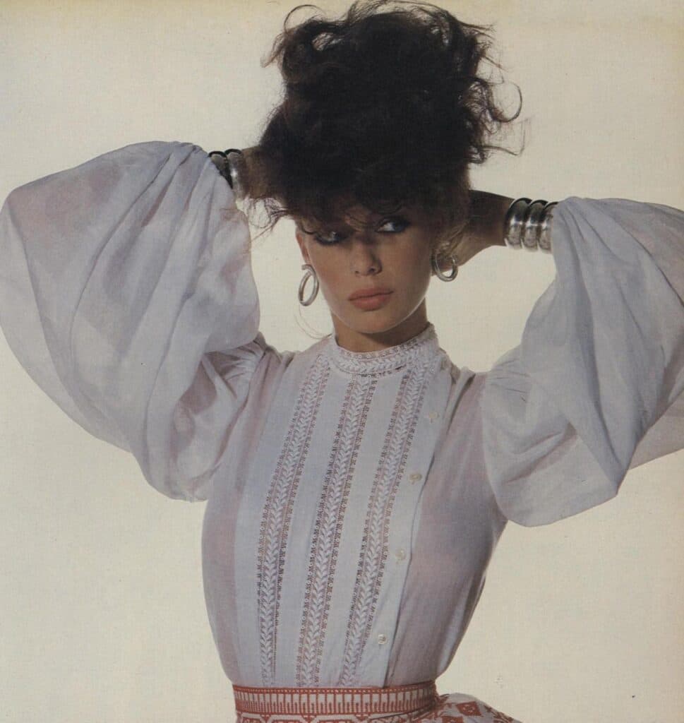 m5y12nvnnqgc1-969x1024 La belleza y el erotismo de Kelly LeBrock: un sueño videoclubero de los 80