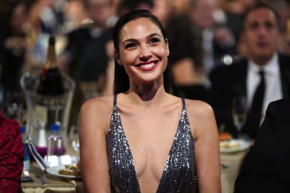 gal-gadot-23-1636726015 La Fuerza y la Gracia al desnudo: El Magnetismo erótico de Gal Gadot